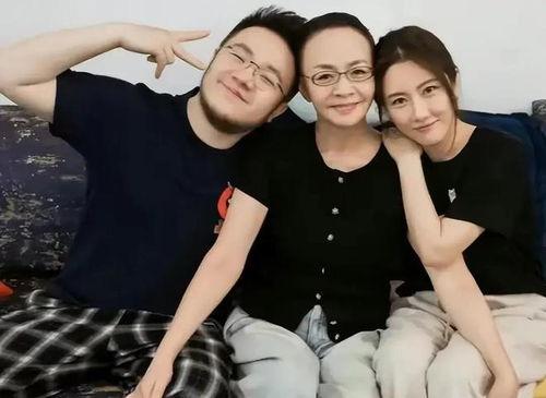 八卦吃瓜娱乐博主,八卦达人带你领略娱乐圈风云变幻